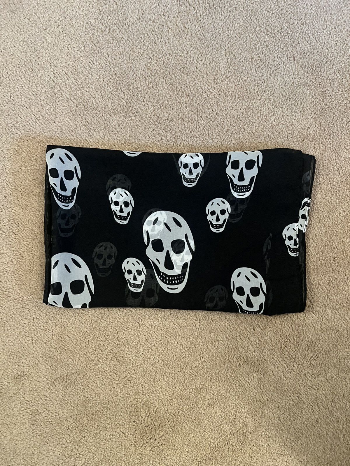 Vintage Esdeekid All Over Skull Print Scarf T-Shirts, Hoodie, Sweatshirt | PodTeesHub.com