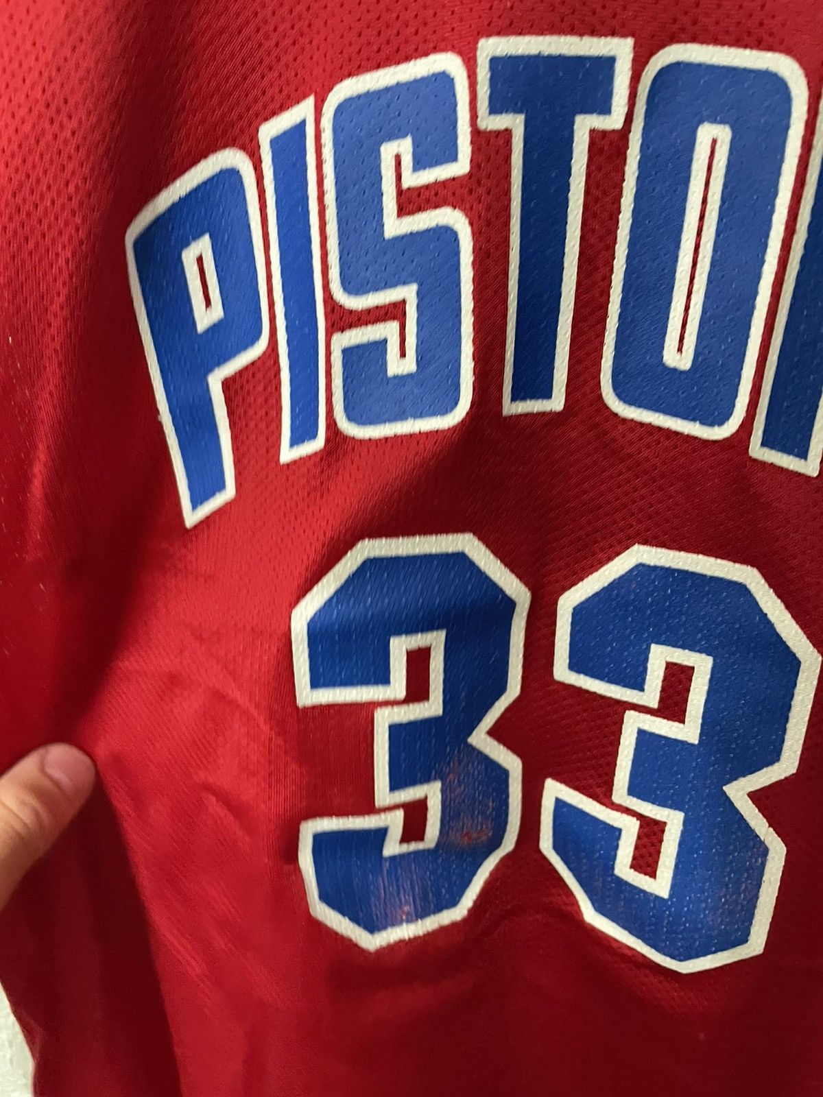 Vintage Champion Pistons Grant Hill 33 Jersey T-Shirts, Hoodie, Sweatshirt | PodTeesHub.com