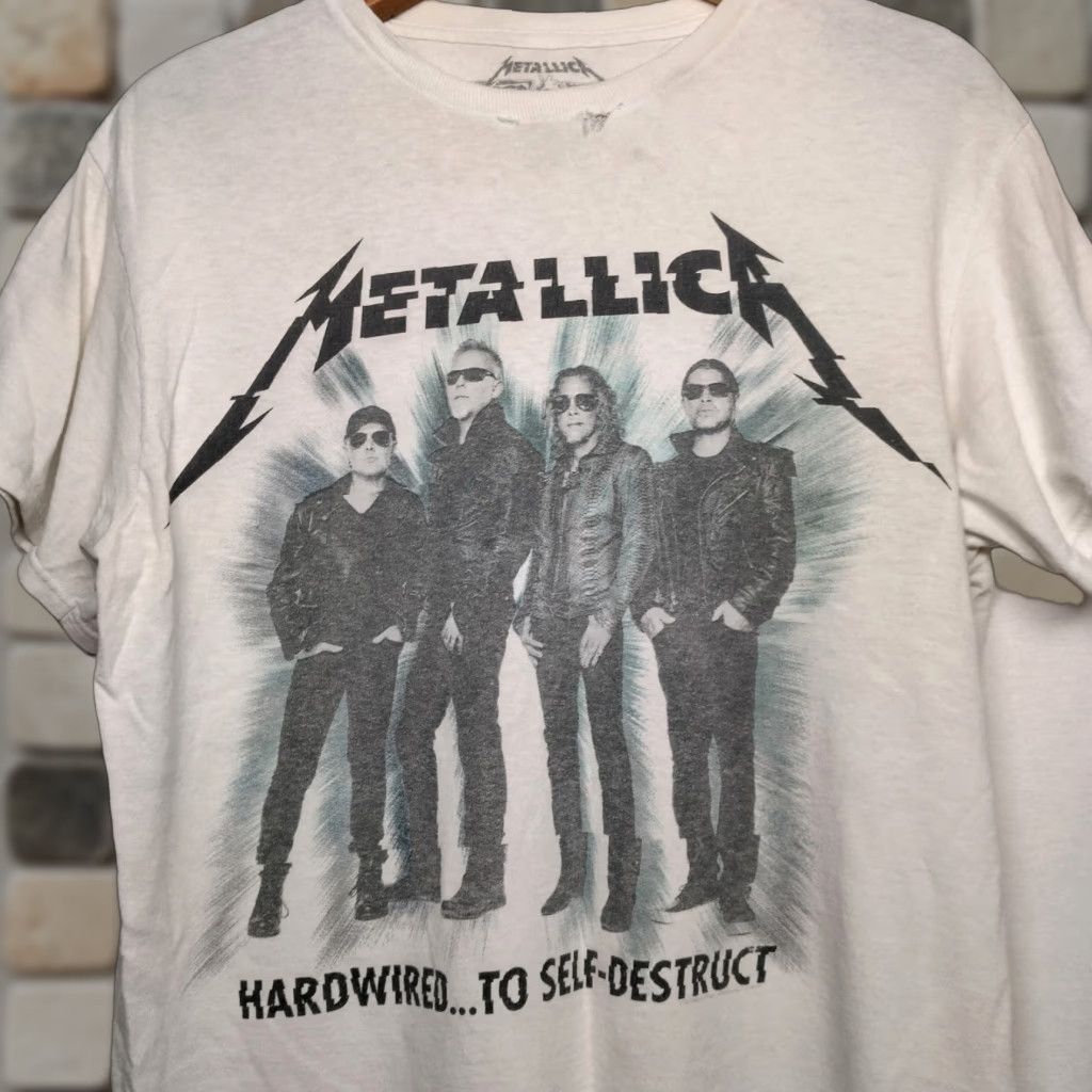 Vintage Metallica T Shirt Men Medium White World Wired Tour 2017 Heavy Metal Band Distressed Graphic Hoodie, Sweatshirt