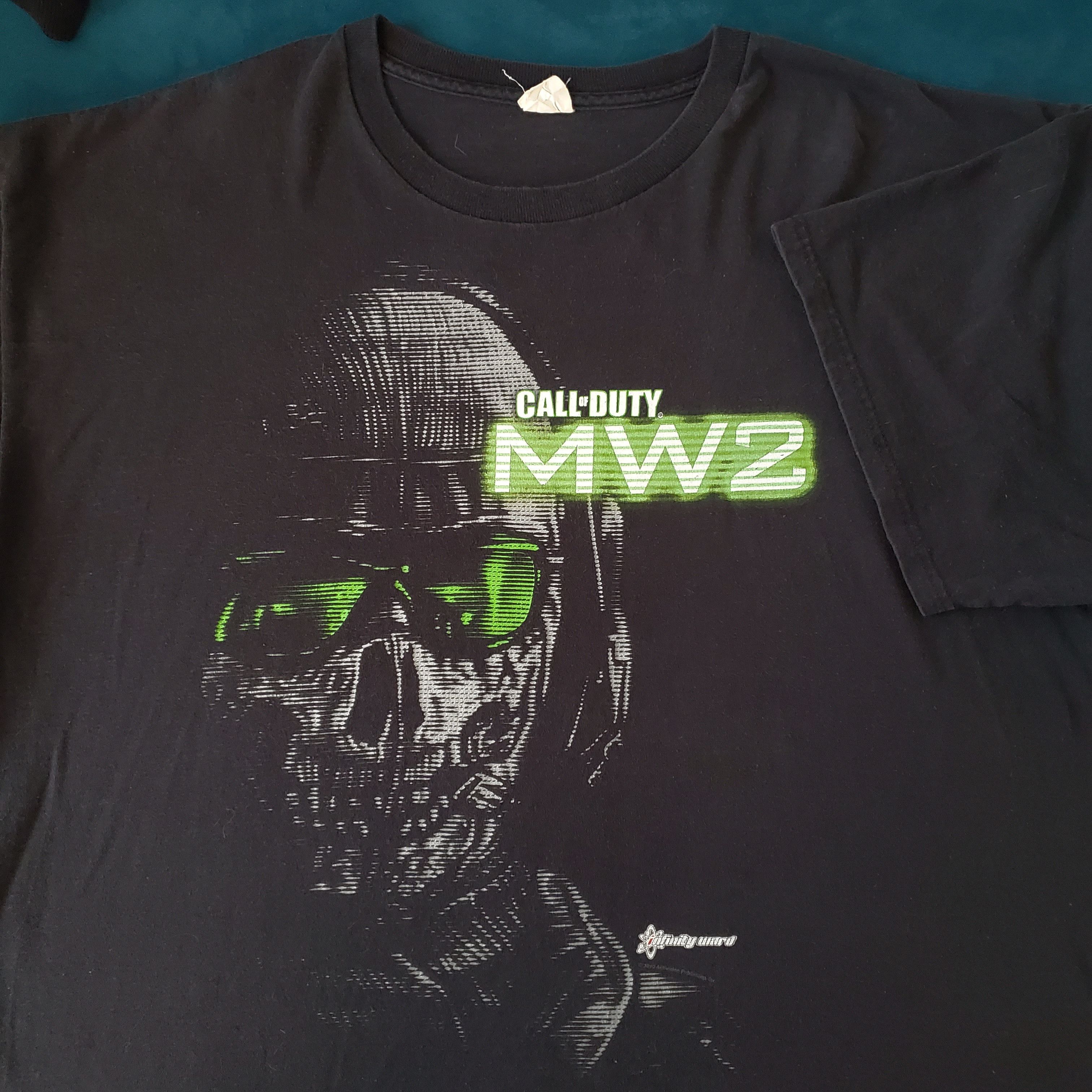 Playstation Vintage 2009 Call Of Duty Modern Warfare 2 Ghost Promo Xl T-Shirts, Hoodie, Sweatshirt | PodTeesHub.com