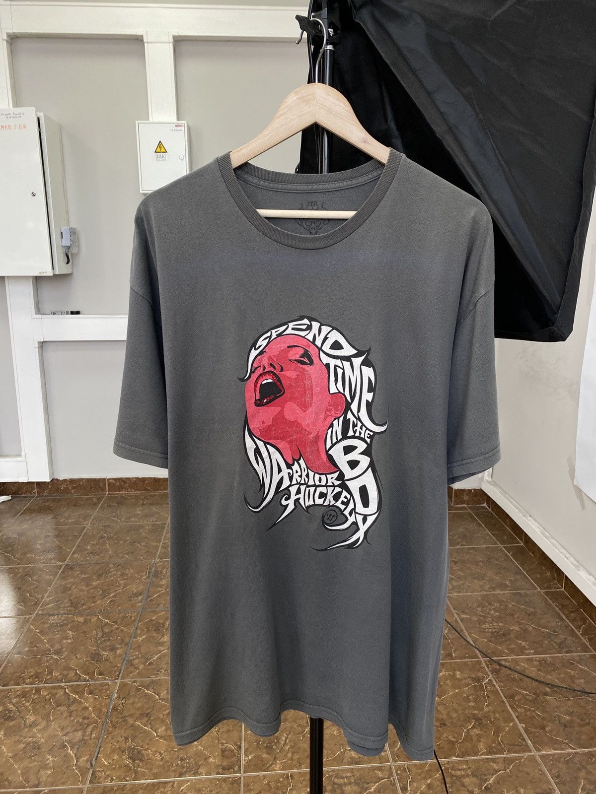 4gseller Vintage Sexy Girl Art Y2k Rare T Shirt Retro Hype Hoodie, Sweatshirt | PodTeesHub.com