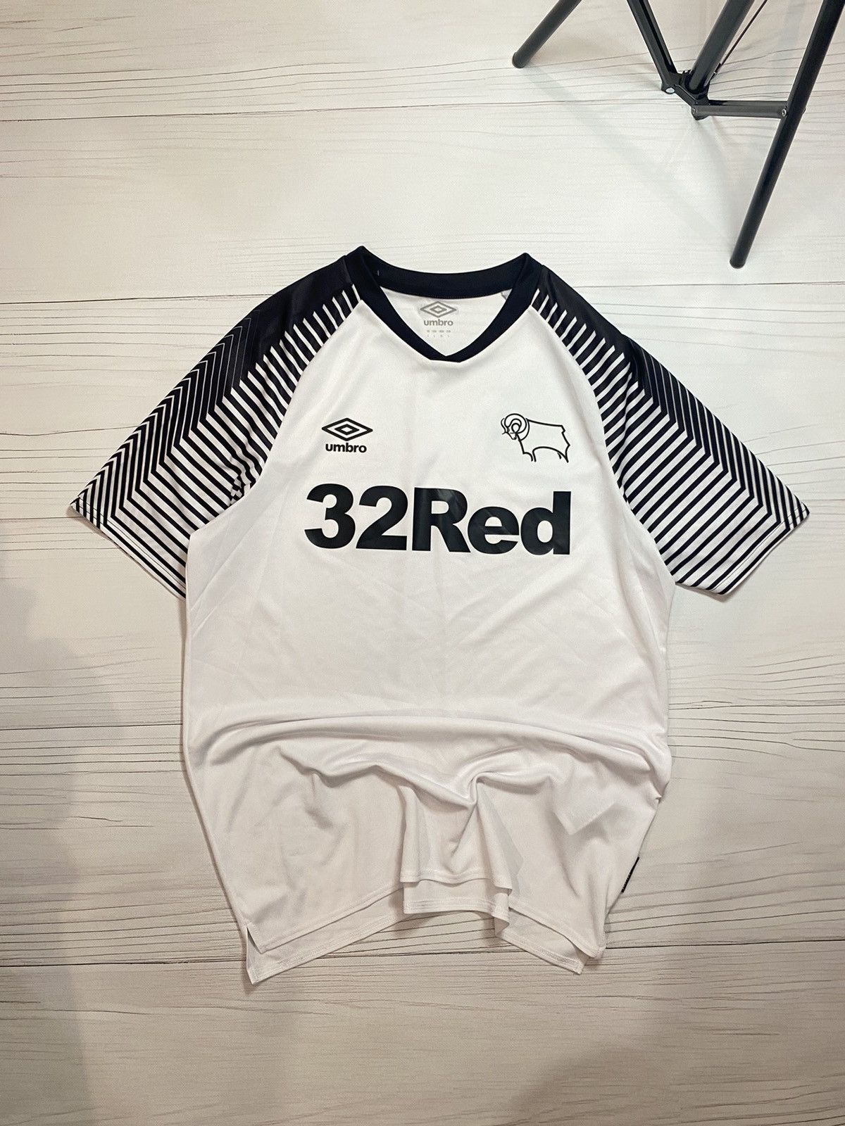Umbro Derby County 2019 20 Home Soccer Football Y2k T Shirt Hoodie, Sweatshirt | PodTeesHub.com