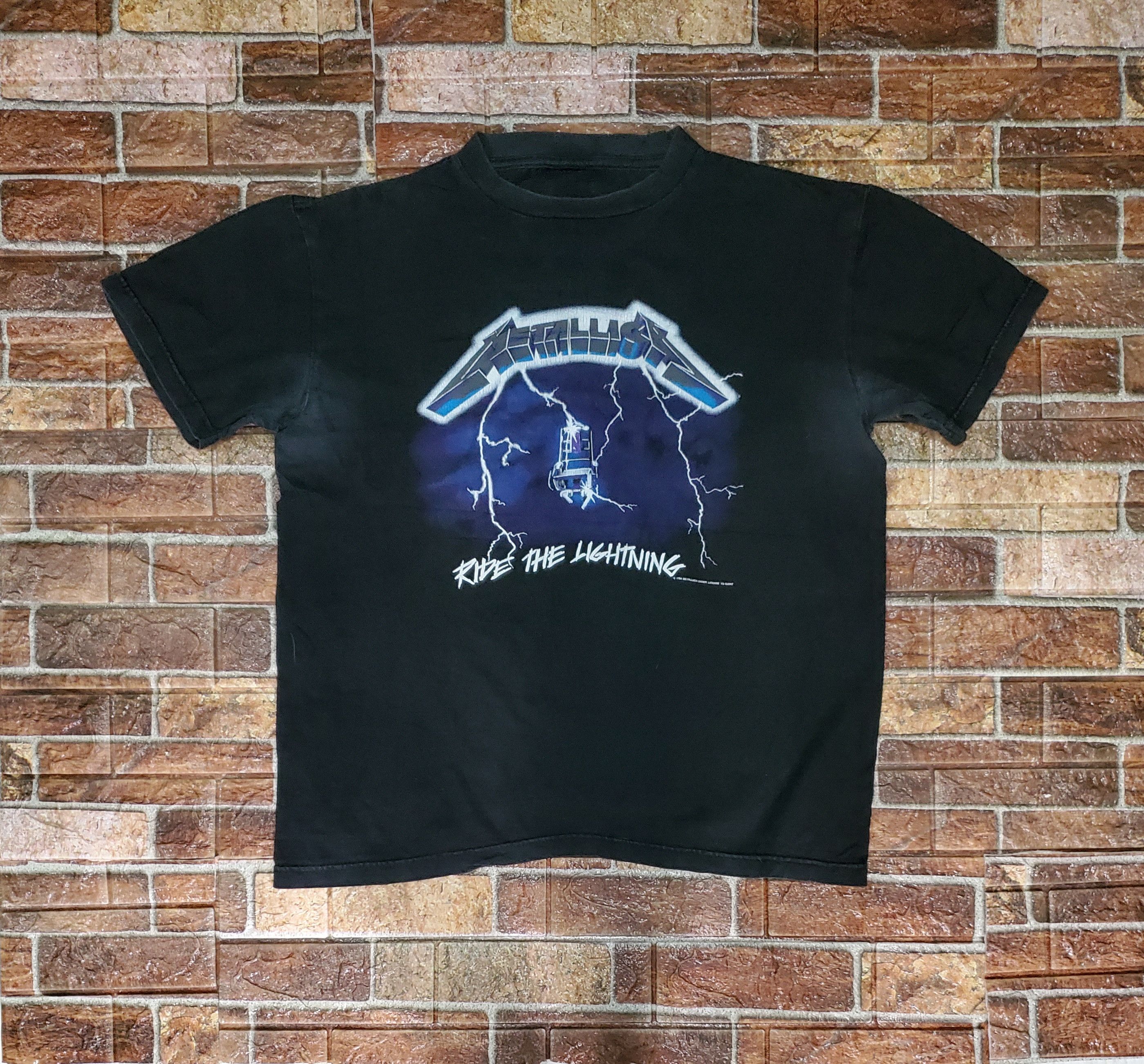 X Vintage Metallica Ride The Lightning 1994 Vintage T Shirt Hoodie, Sweatshirt | PodTeesHub.com
