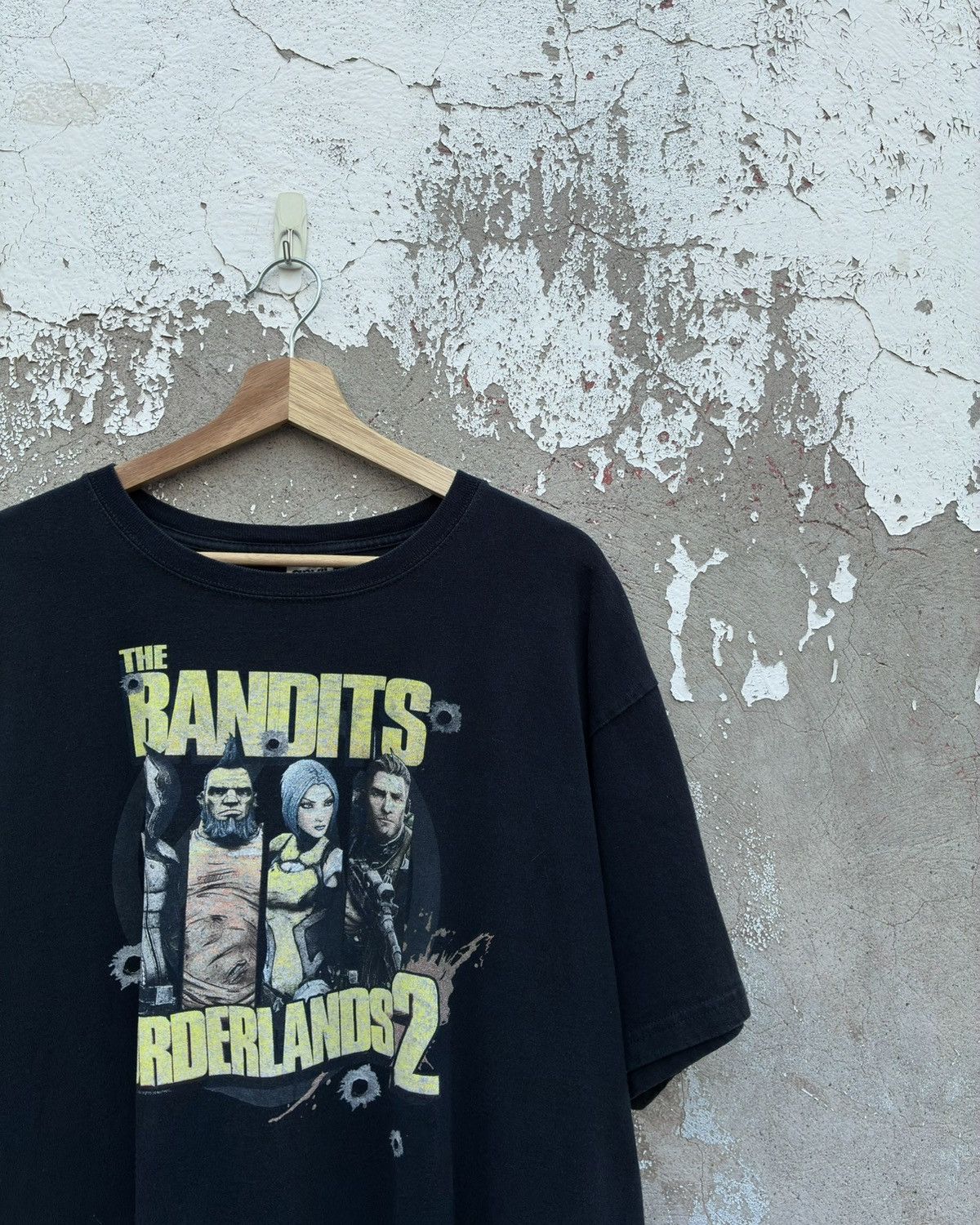 Vintage 2009 Borderlands 2 Videogame Promo Tee Hoodie, Sweatshirt | PodTeesHub.com