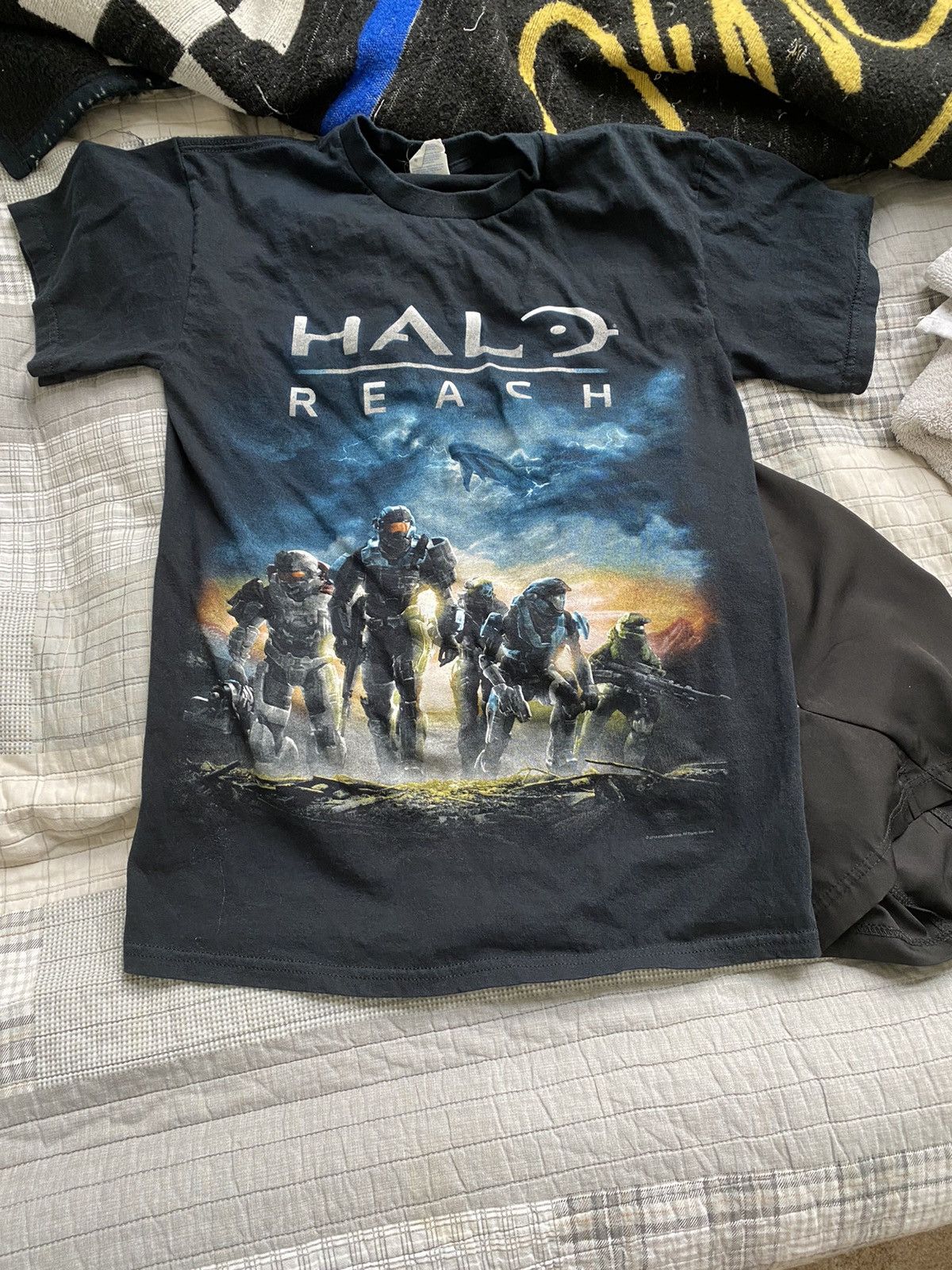 Vintage Halo Reach 2010 Video Game Promo Tee Hoodie, Sweatshirt | PodTeesHub.com