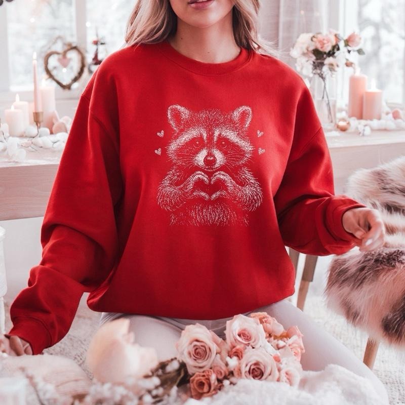Cozy Raccoon Heart Sweatshirt - Long Sleeve Pullover for Women, Soft & Stylish, Perfect for Casual Wear T-Shirts, Hoodie