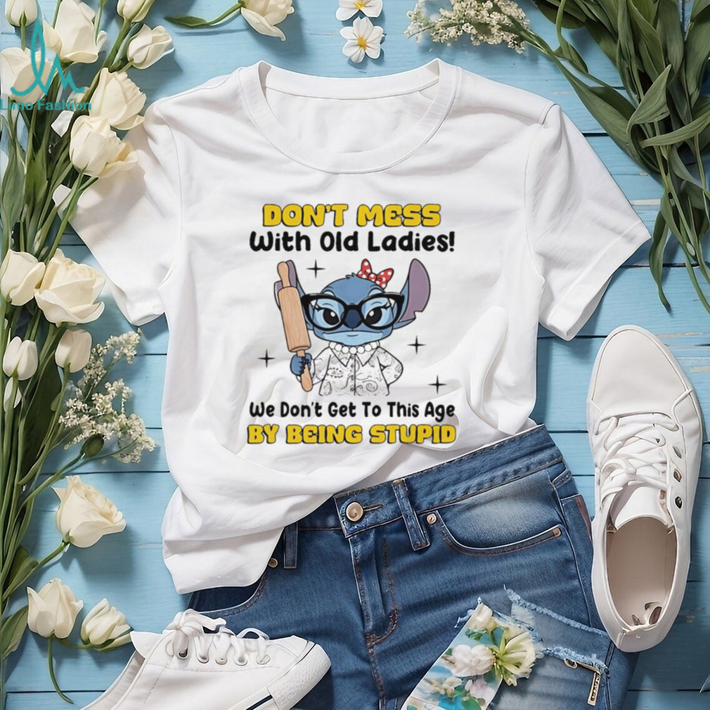 Don’t Mess With Old Ladies Funny Grandma Alien Character Shirt