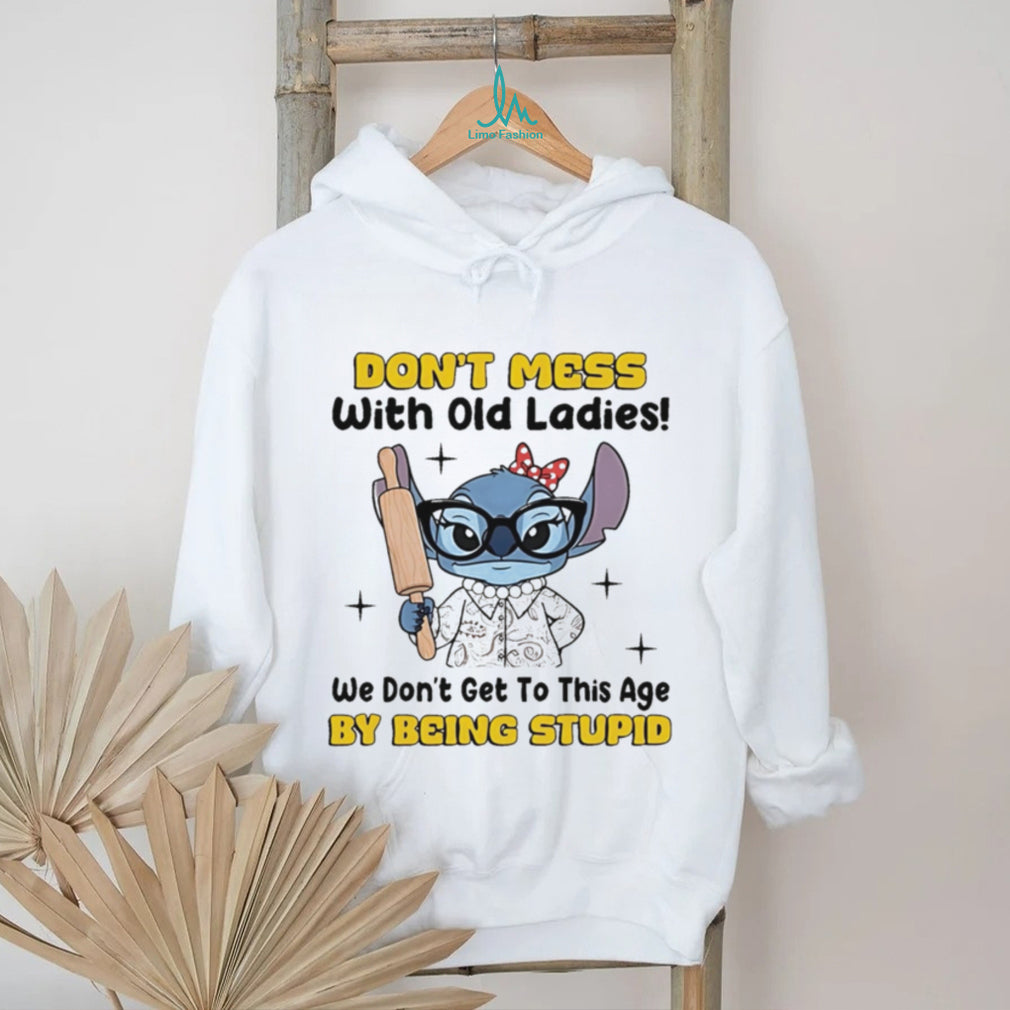 Don’t Mess With Old Ladies Funny Grandma Alien Character Shirt