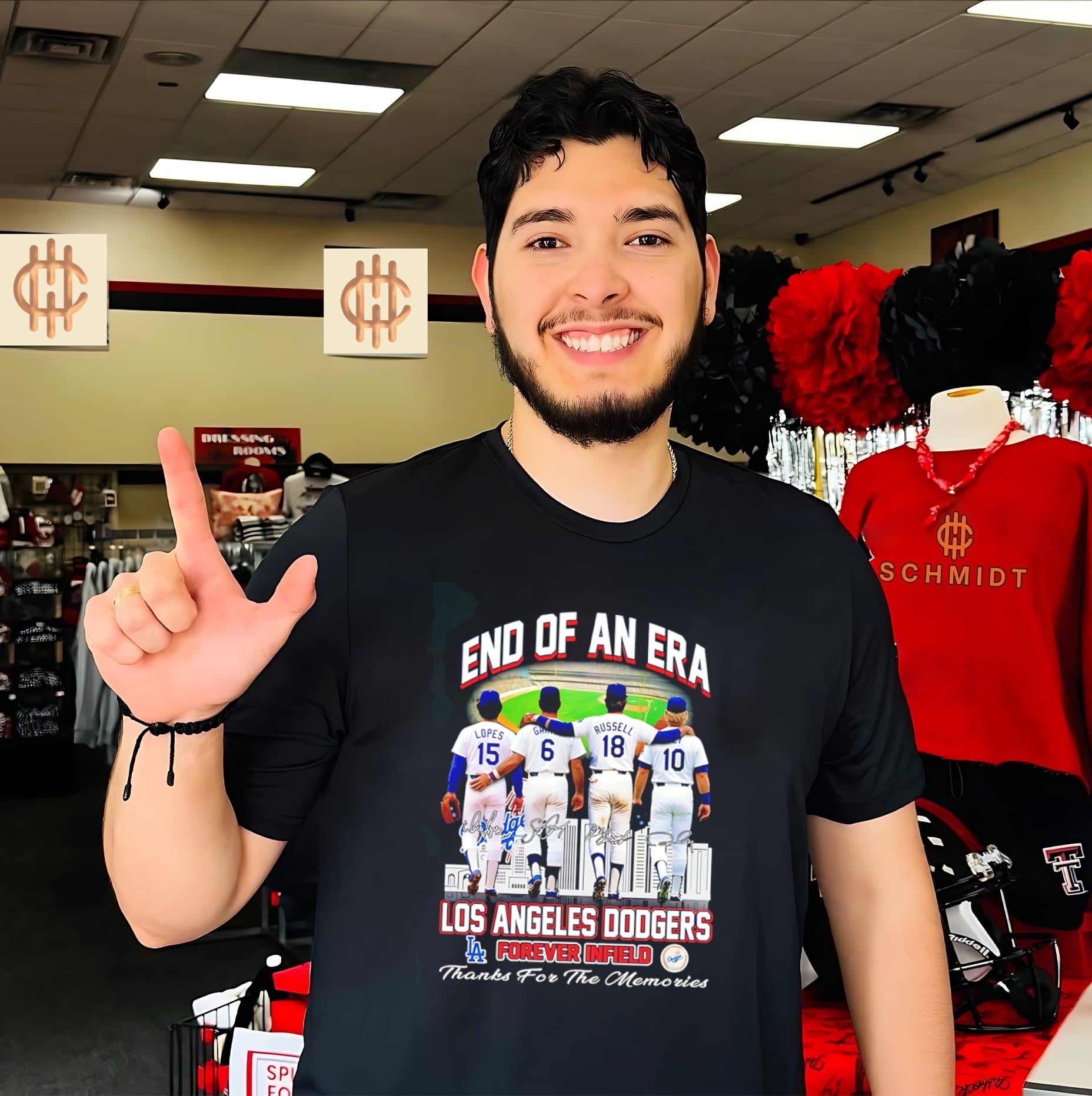 End of an era Los Angeles Dodgers forever infield thanks for the memories shirt