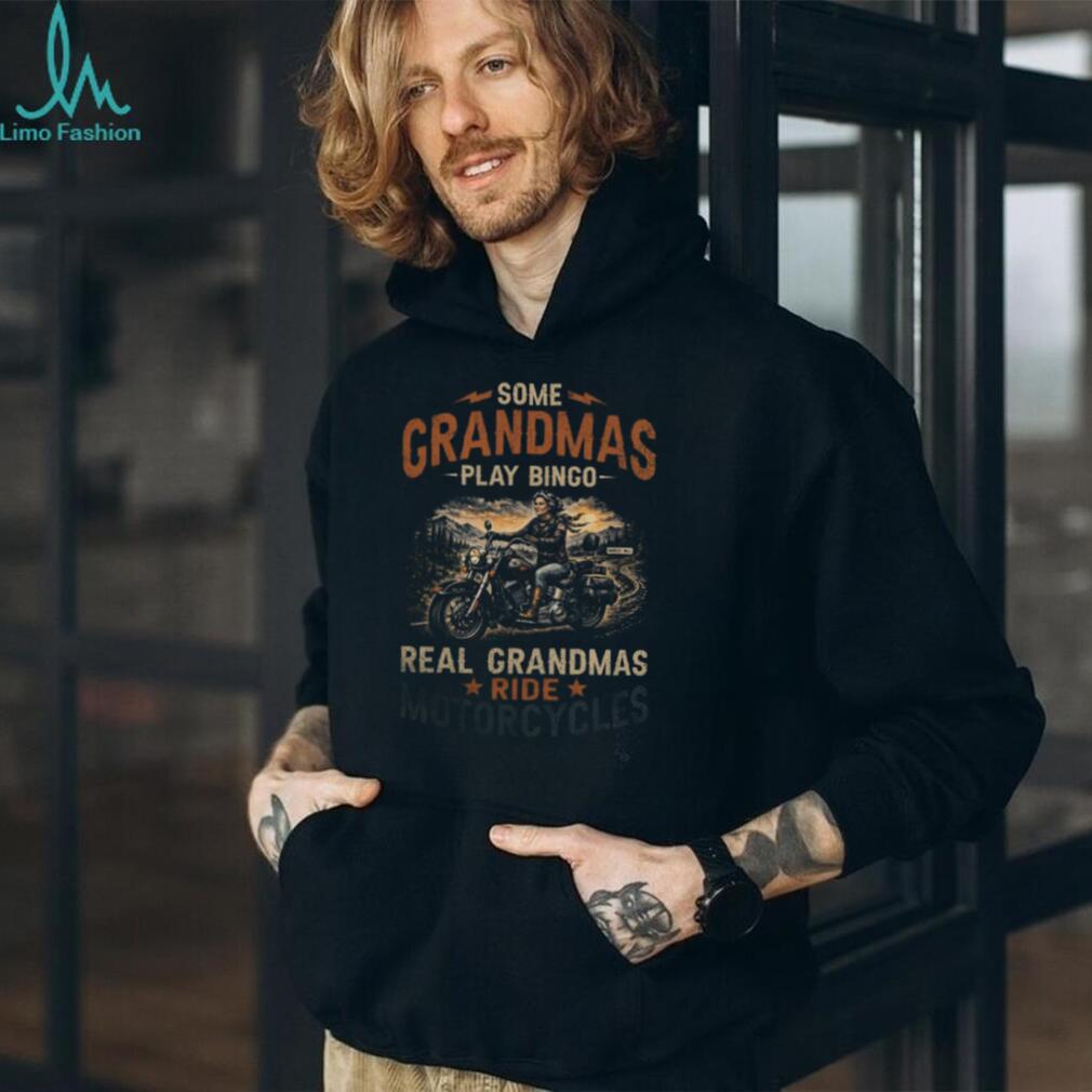 Grandma Playing Poker Card Player Gambling Hobby T Shirt (2)