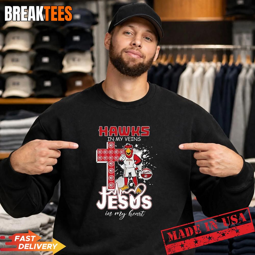 Hawks in my veins Jesus in my heart mascot T-Shirt