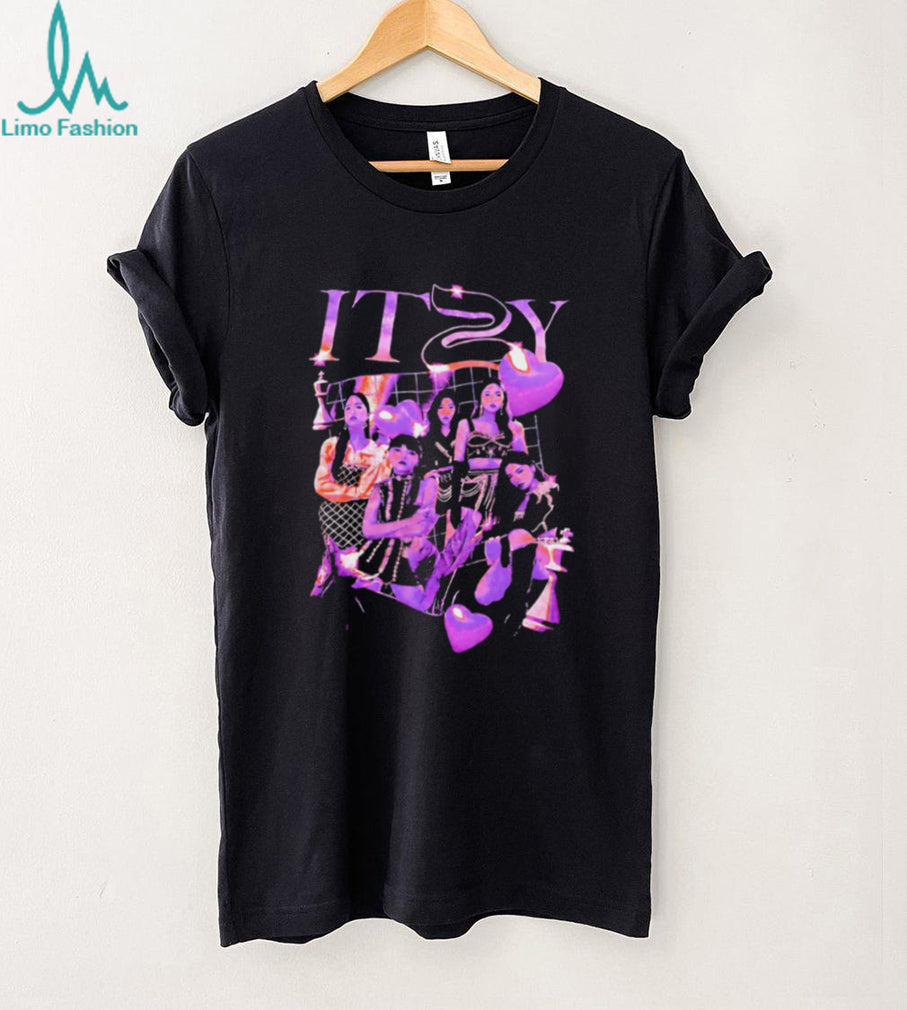 Itzy Kpop Group Members Stylish Aesthetic Fan Graphic T Shirt