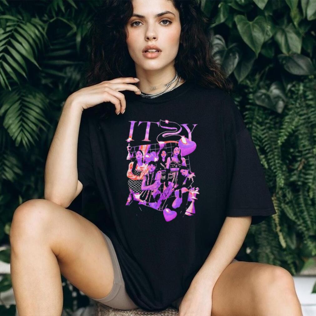 Itzy Kpop Group Members Stylish Aesthetic Fan Graphic T Shirt