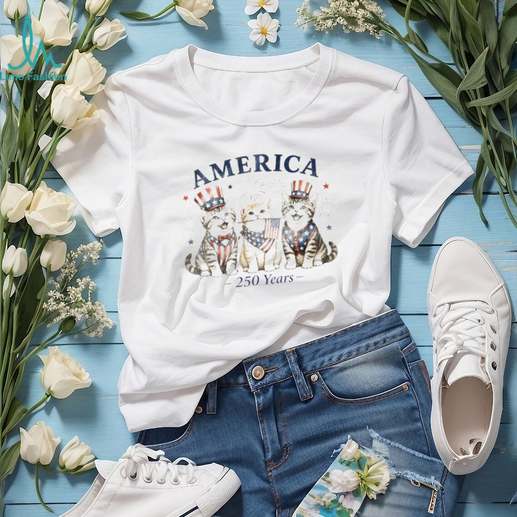 Kittens holding american flags patriotic fireworks America 250 Years cotton shirt