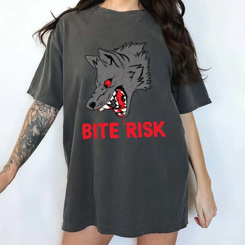 MAPTEES Bite Risk Comfort Colors Shirt, Funny Warning Graphic Tee, Dark Humor Wolf T-shirt, I Bite Outfits, Funny...