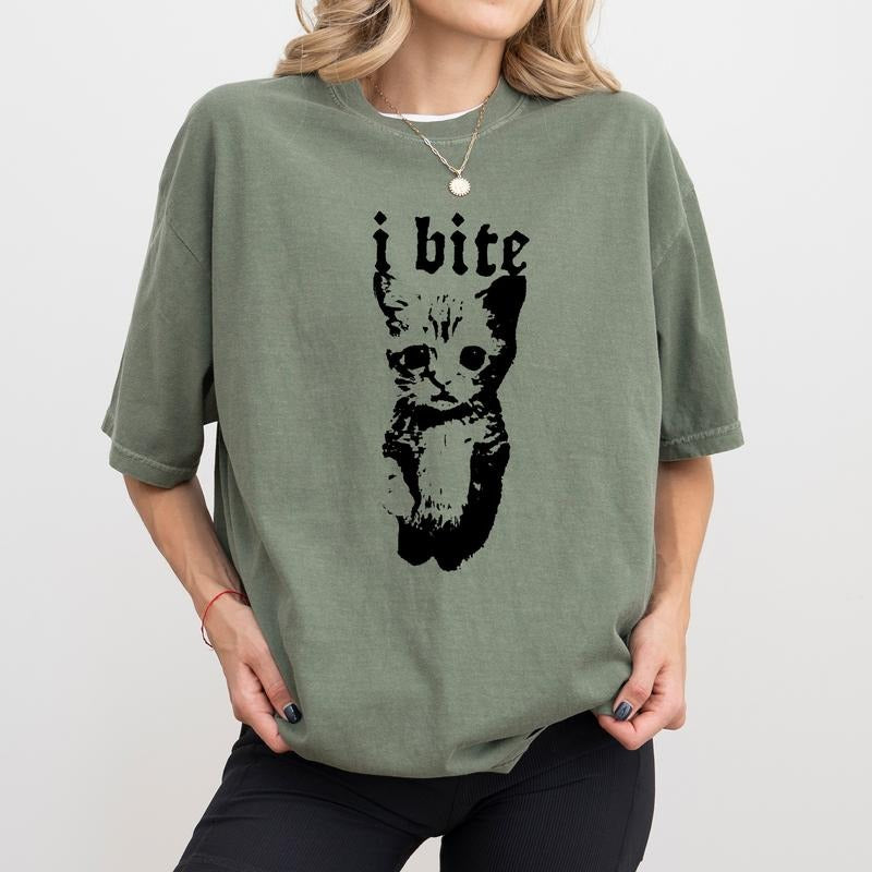 MAPTEES I Bite Cat Meme Comfort Colors Shirt, Vintage I Bite Graphic Tee, Funny Kitten T-shirt, Soft But Psycho Cat...