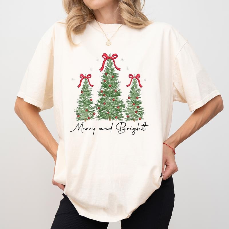MAPTEES Merry And Bright Comfort Colors Shirt, Christmas Tree Graphic Tee, Coquette Bow T-shirt, Cute Holiday Outfits,...