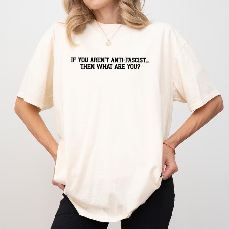MAPTEES No Kings In America Comfort Colors Shirt, Protest Graphic Tee, Equality Freedom T-shirt, Resistance Outfits, Pro...