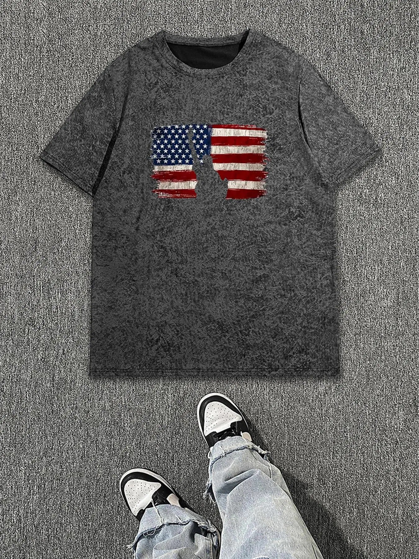 Men's American Flag Print Round Neck Tee, Regular Fit Casual Short Sleeve Crew Neck T-Shirt for Summer, Fashion Men's Top...