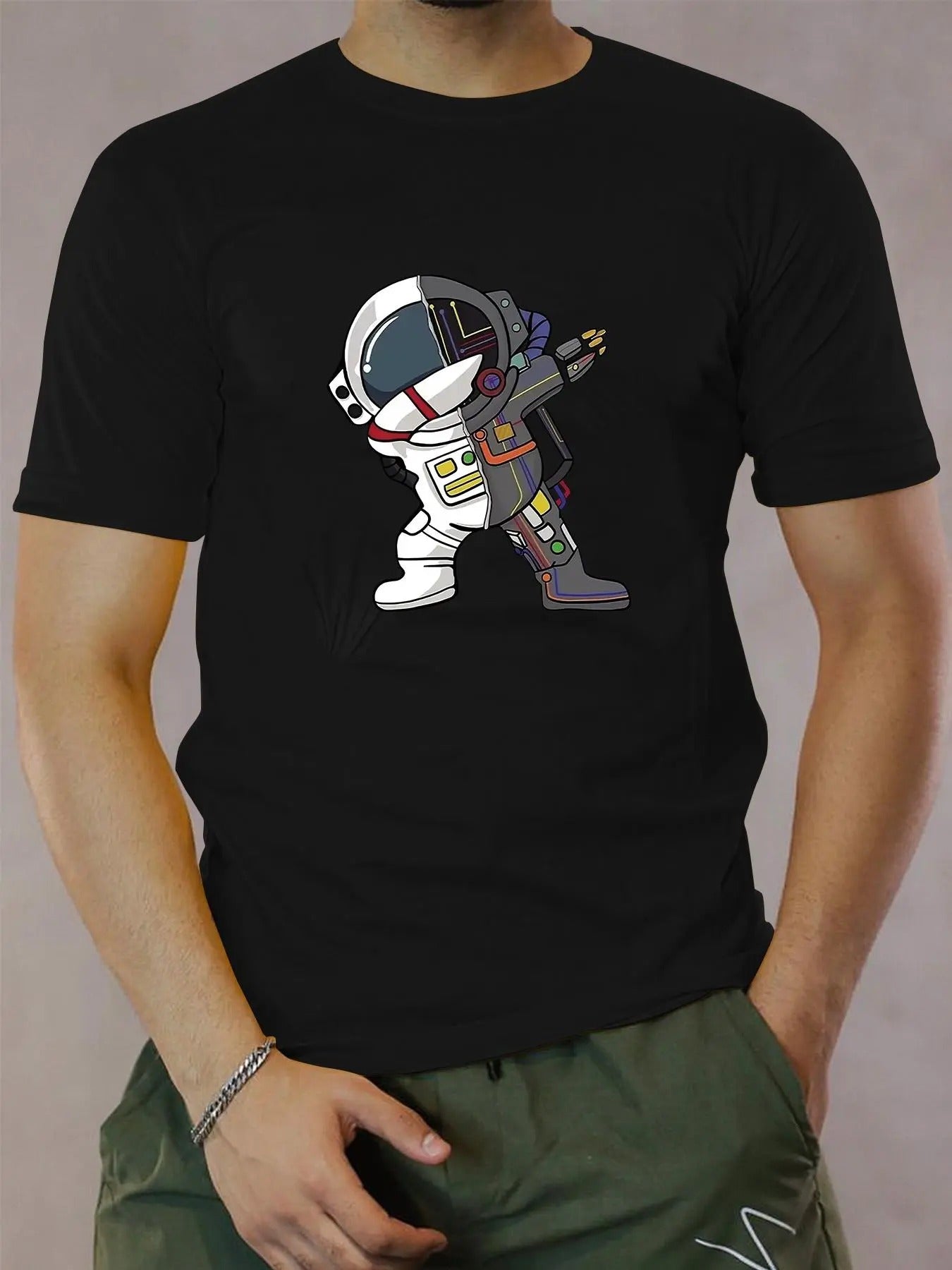Men's Cartoon Astronaut Print Short Sleeve Tee, Round Neck Summer Clothes Graphic T-shirts, Black T Shirts Tops for Men,...