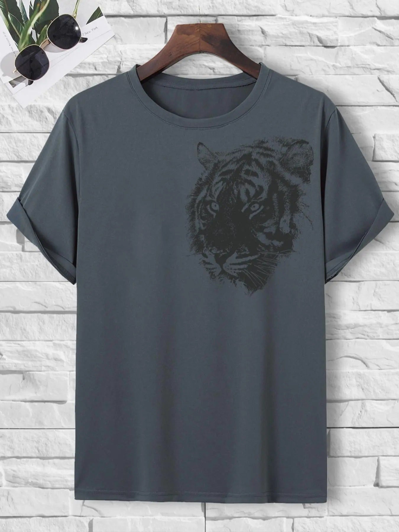 Men's Loose Thin Animal Print Short Sleeve Crew Neck T-shirt, Summer Clothes, Casual Graphic Tee, Comfy Summer Tops for...