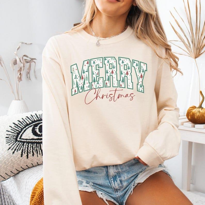 Merry Christmas Sweatshirt, Retro Women's Holiday Shirt, Trendy Christmas Oversized Winter Sweatshirt Hoodie | PodTeesHub.com