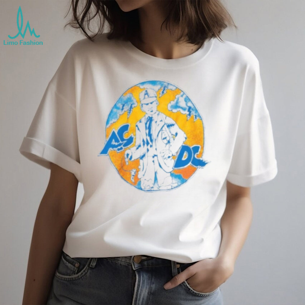 Minimalist Mountain Graphic T Shirt