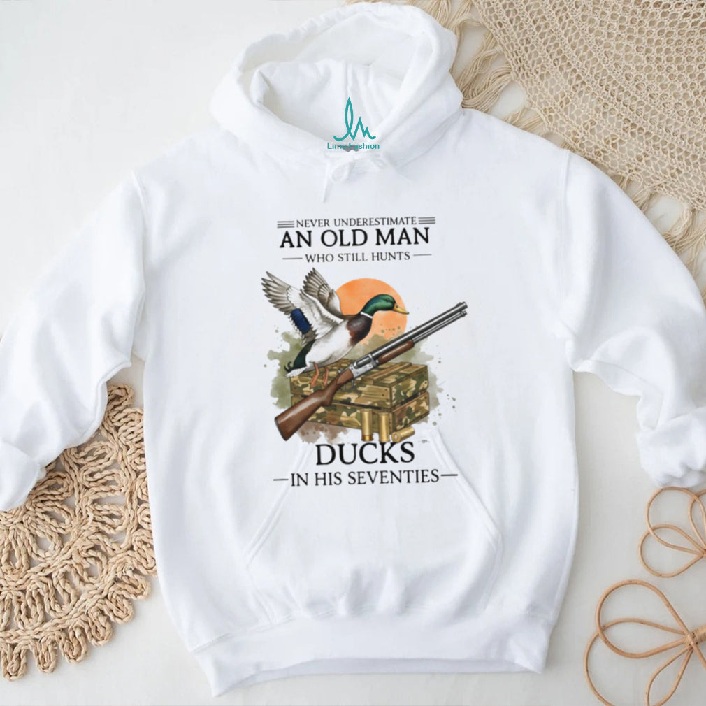 Never Underestimate An Old Man Who Still Hunts Ducks Retro Waterfowl Hunter Men Shirt
