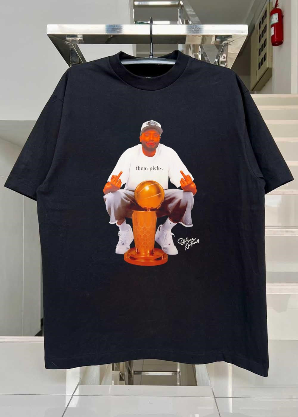 Offline Natives Man Showing Middle Fingers With Them Picks Trophy T-Shirt