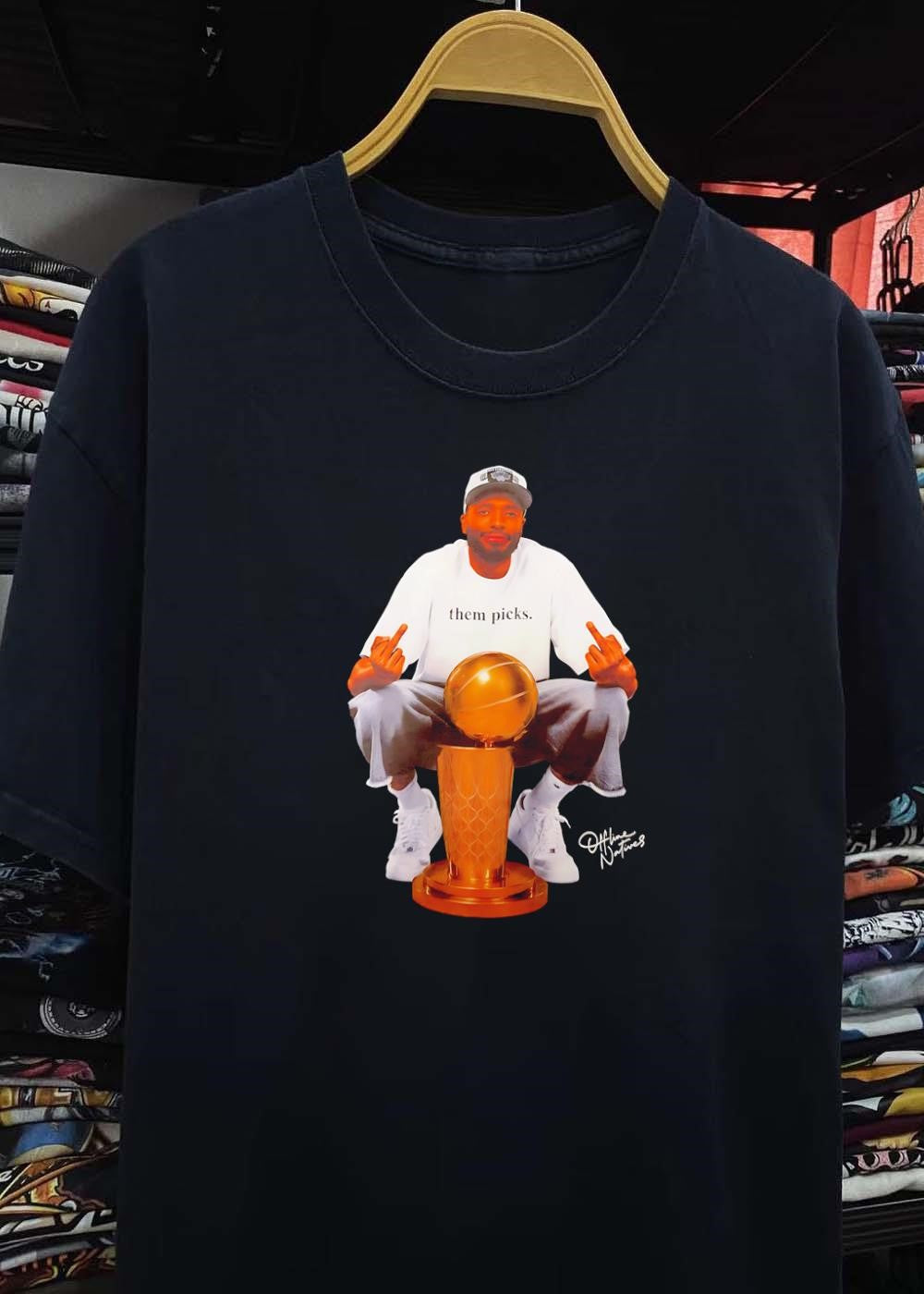 Offline Natives Man Showing Middle Fingers With Them Picks Trophy T-Shirt