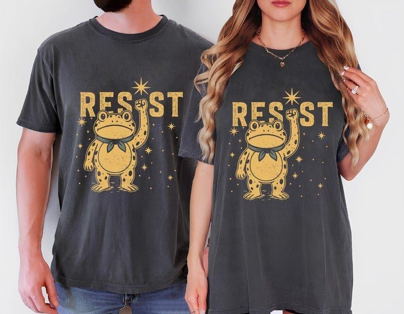 Resist Frog T-Shirt, Free Portland sweatshirt, Freedom Frog Shirt, Due Process, Anti Maga Shirt, Activist T-shirt,...
