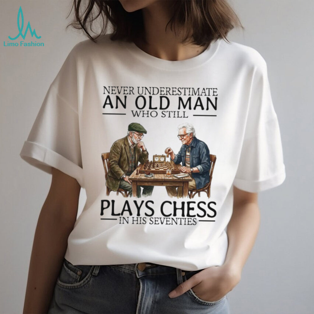 Retro Chess Player Old Man Plays Chess Seventies Board Game Master Shirt