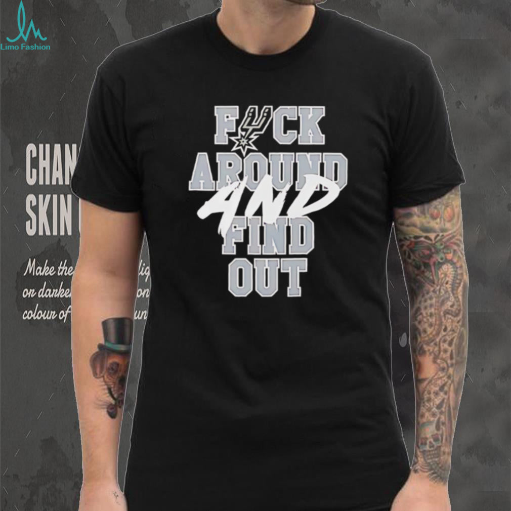San Antonio Basketball Fan Graphic Graphic T Shirt