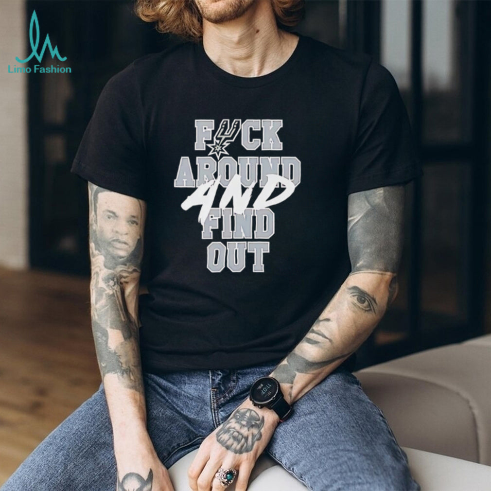 San Antonio Basketball Fan Graphic Graphic T Shirt