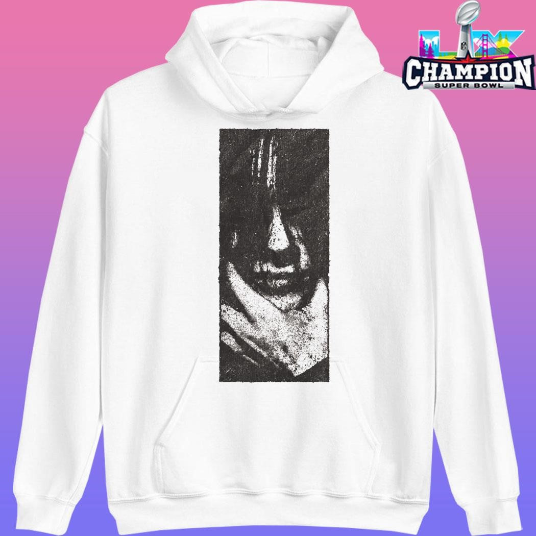 Sofia Isella Natural Face World Tour Shirt