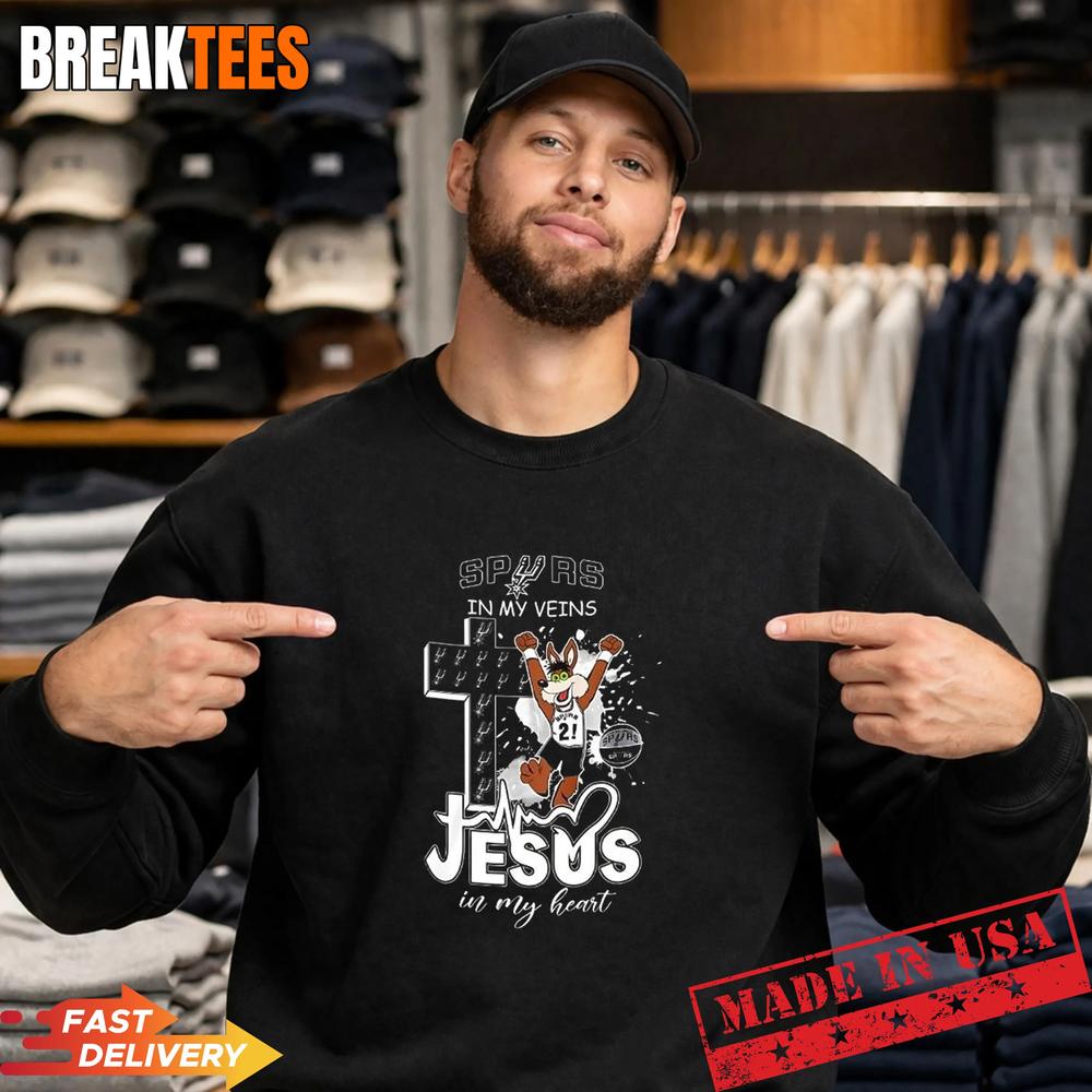 Spurs in my veins Jesus In My Heart Mascot T-Shirt