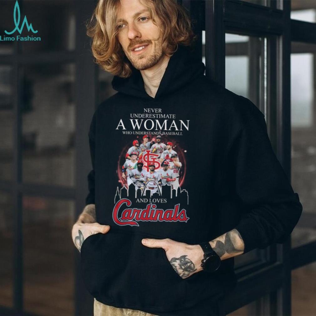St. Louis Cardinals Never Underestimate A Woman Who Understands Baseball Vintage Fans Shirt