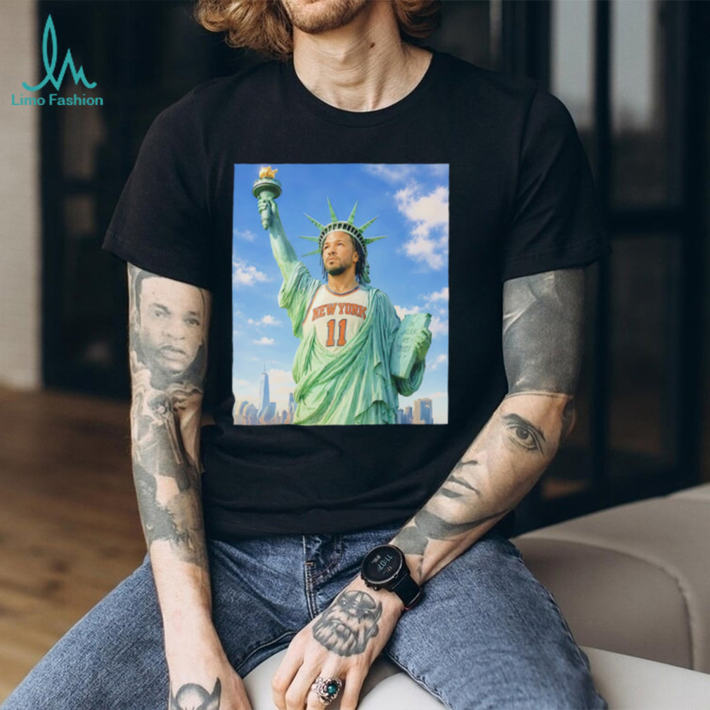 Statue of Liberty but that’s Jalen Brunson shirt