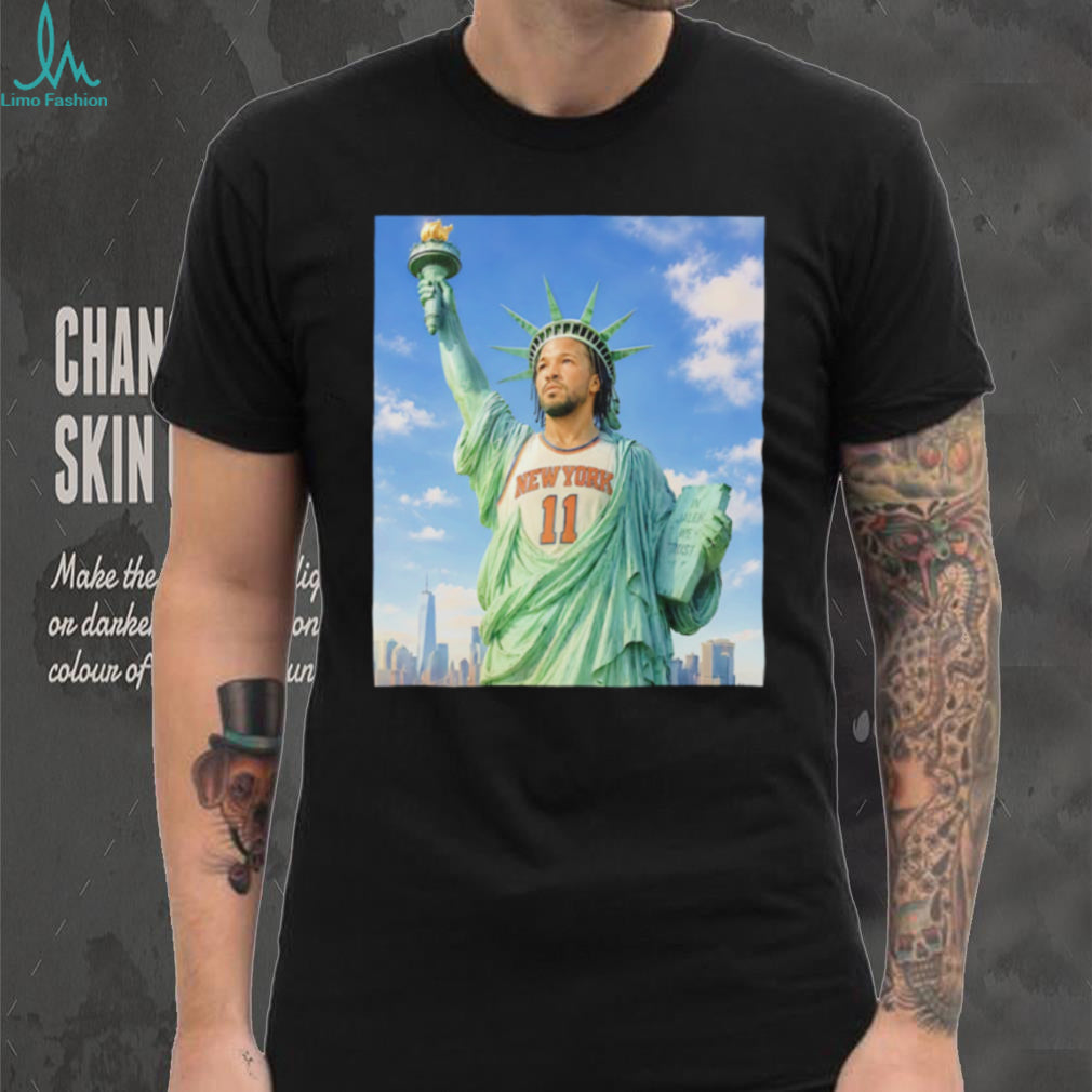 Statue of Liberty but that’s Jalen Brunson shirt