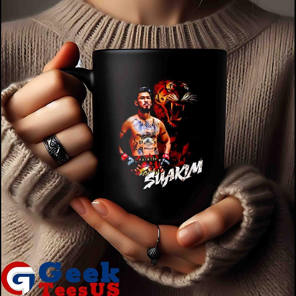 Suakim Sor.Jor.Tongprajin tiger graphic shirt