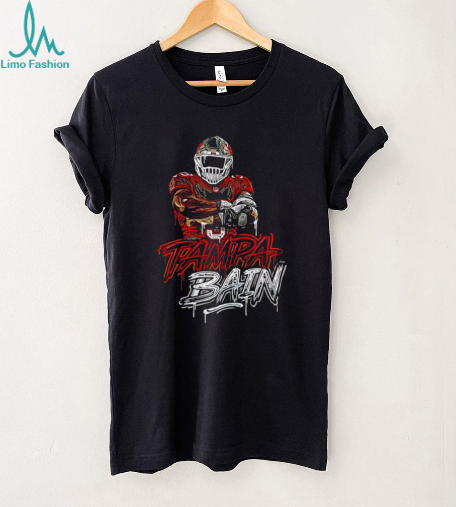 Tampa Bay Football Player Helmet Grunge Style Graphic T Shirt