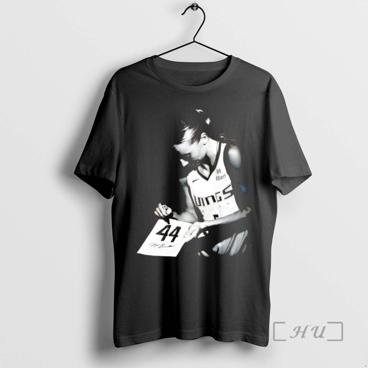 Trending Paige Bueckers 44 Vintage Dallas Wings Woman Basketball Signature T-Shirts, Hoodie, Sweatshirt | PodTeesHub.com