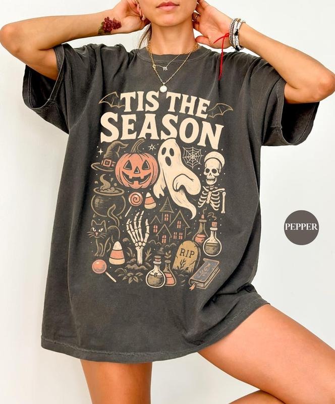 Vintage Halloween Comfort Colors T-Shirt, Retro 'Tis The Season Skeleton Pumpkin Ghost Halloween TShirt , Y2K Halloween,...