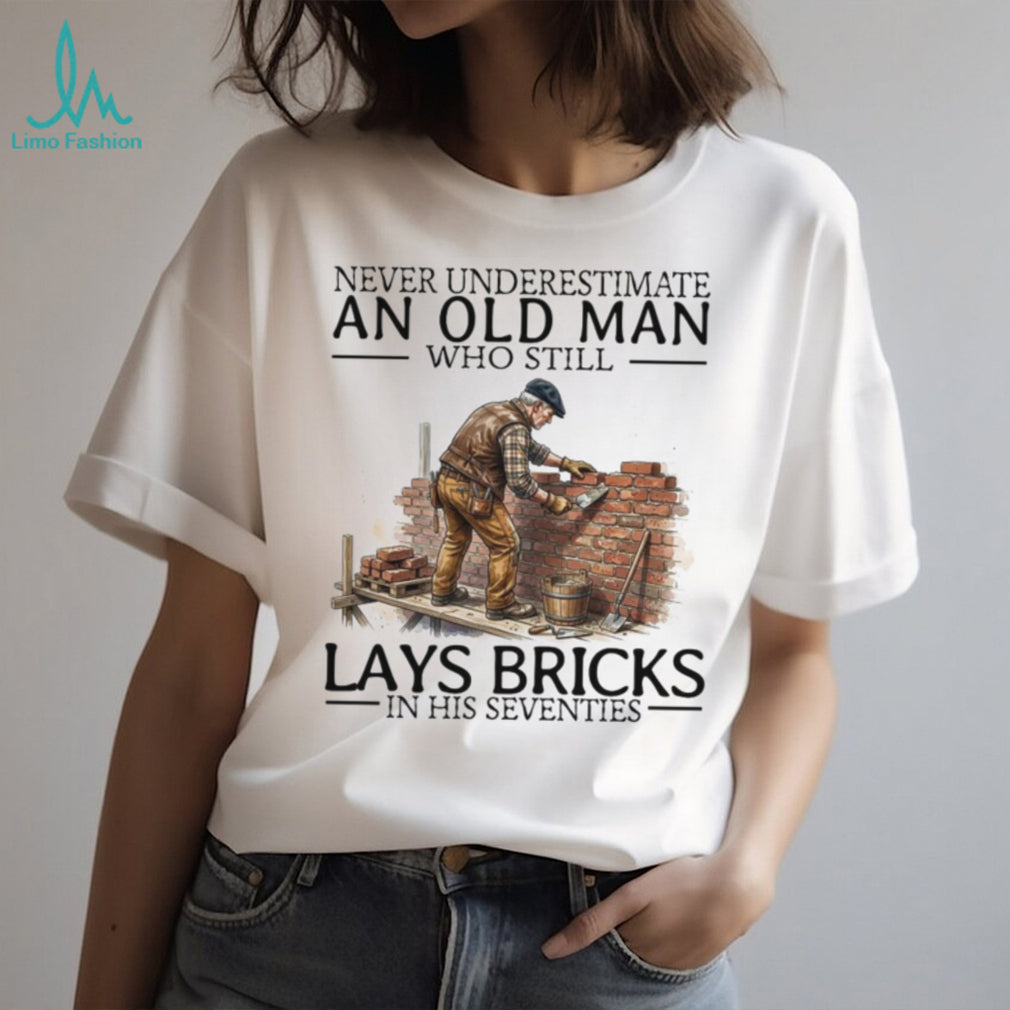 Vintage Mason Old Man Lays Bricks Seventies Bricklayer Construction Worker Gift Shirt