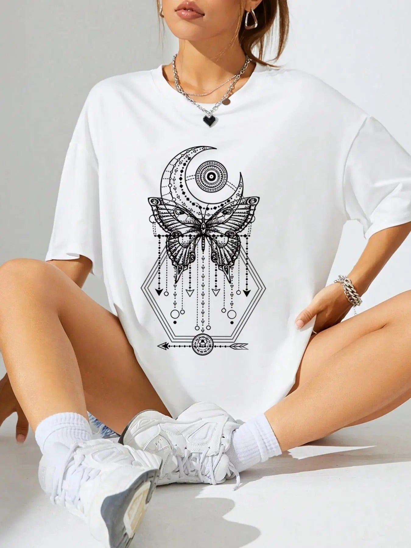 Women's Butterfly & Moon Print Round Neck Tee, Casual Loose Short Sleeve T-shirt for Summer, Ladies Clothes for Daily...