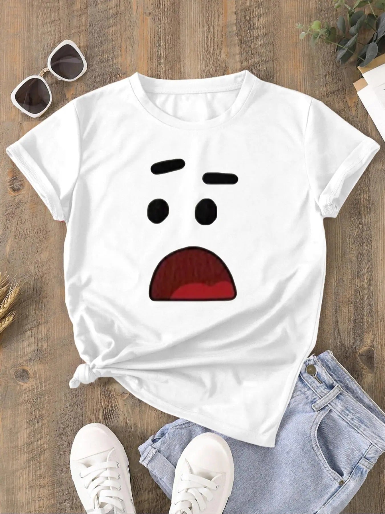 Women's Cartoon Face Print Round Neck Tee, Cute Short Sleeve Crew Neck T-Shirt for Daily Wear, Casual Women's Top for All...