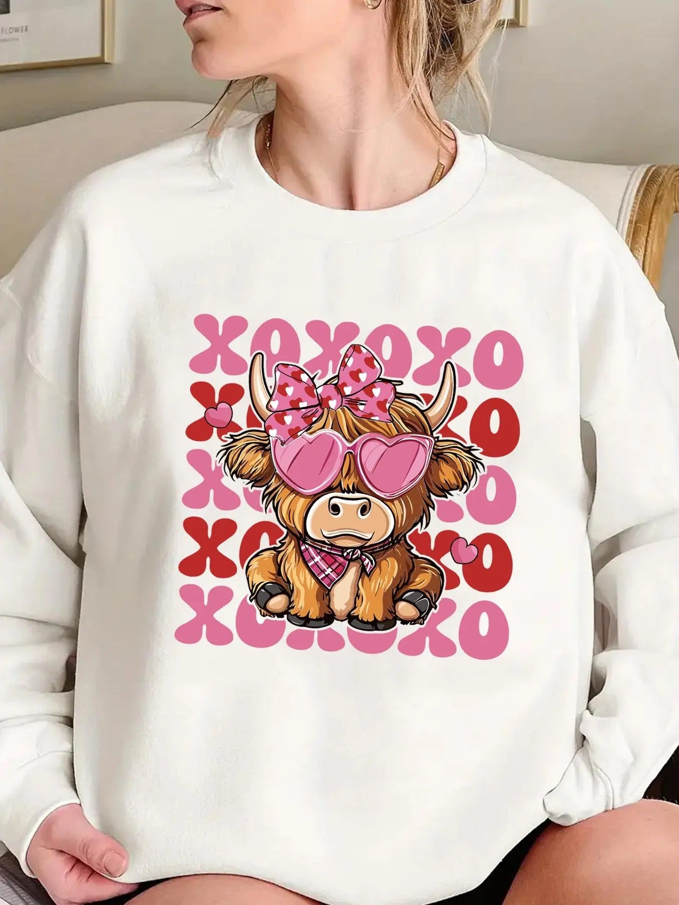 Women's Cow & Letter Print Crew Neck Sweatshirt, Casual Long Sleeve Pullover for Fall & Winter, Women's Clothes for Daily...