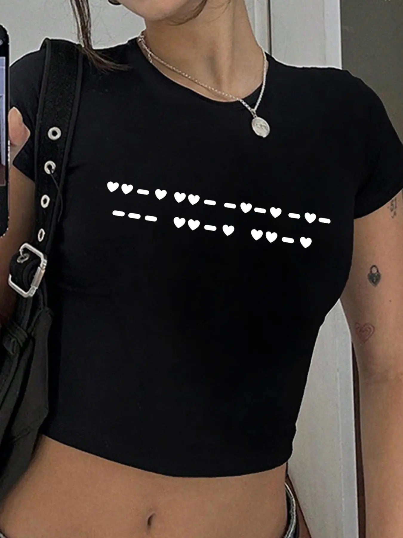 Women's Heart Print Round Neck Crop Tee, Casual Short Sleeve Crew Neck T-shirt for Daily Wear, Ladies Clothes for All...