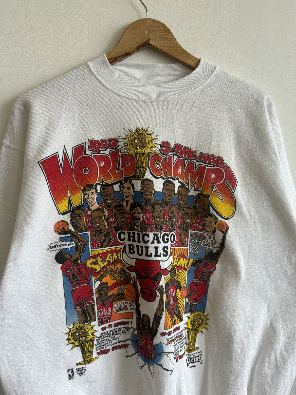 Rap Tees X Vintage Vintage 90 S Nba Chicago Bulls Comics Sweatshirt Usa Raptees Hoodie | PodTeesHub.com