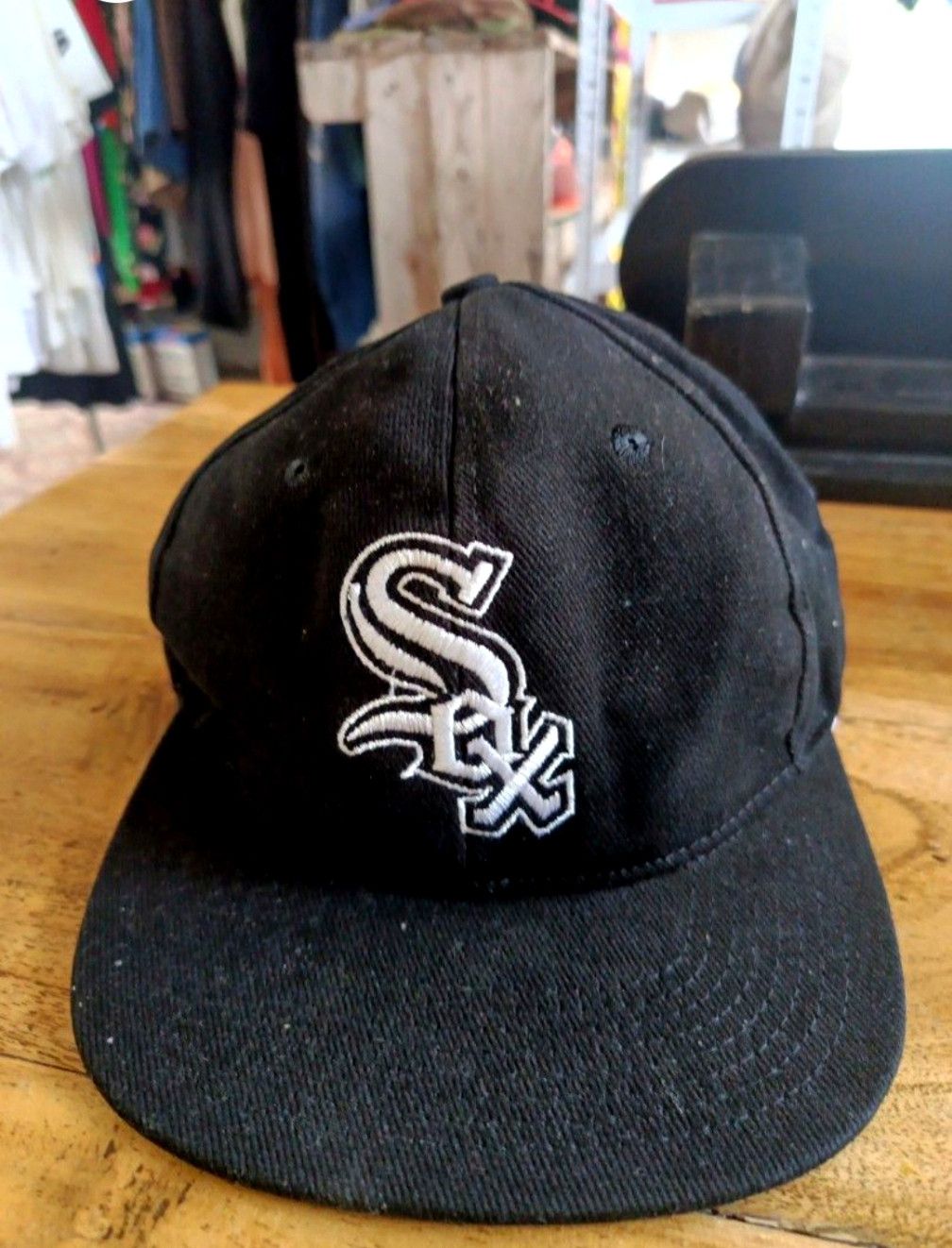 Sports Specialties Vintage Extremely Rare White Sox Blackdome Tupac Snapback T-Shirts, Hoodie, Sweatshirt | PodTeesHub.com